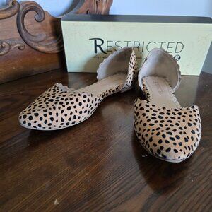 Restricted leopard print flats